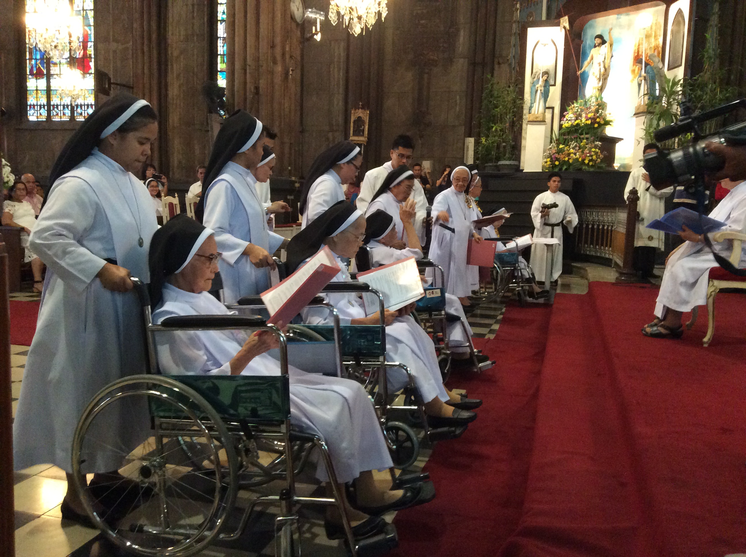 Nove Irmãs Agostinianas Recoletas comemoravam, em Manila (Filipinas), numa solene celebração, suas Bodas de Ouro e Diamante.