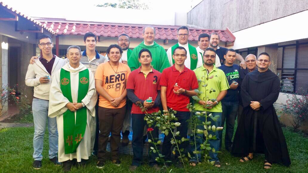 Cinco jóvenes inician el postulantado en Costa Rica