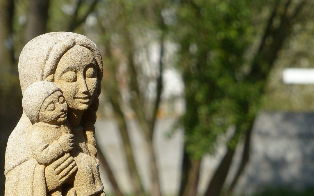 Oraciones para vivir el mes de María