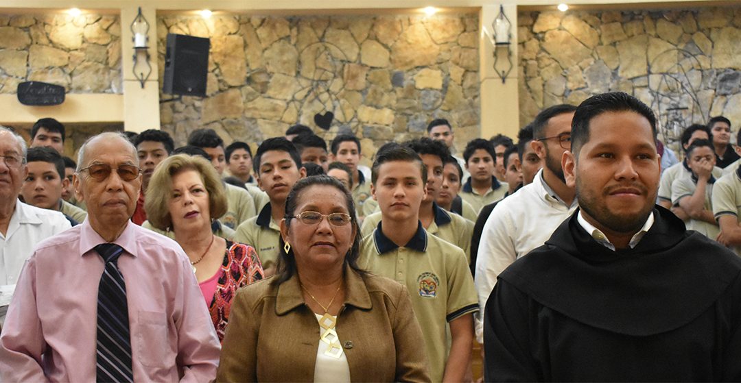 Alberto Valecillos se entrega a Cristo como agostiniano recoleto na Costa Rica