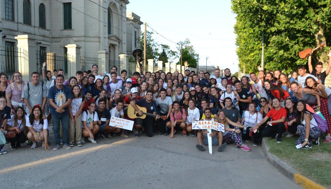 Jovens missionários que transmitem a alegria do Evangelho