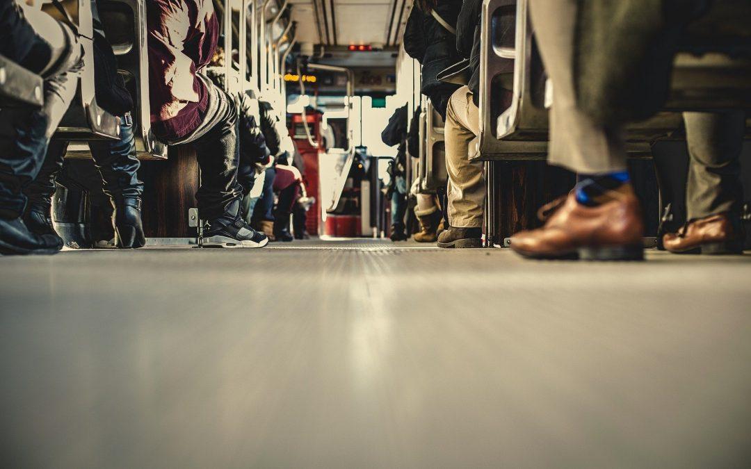 Las «vidas normales» pueden cambiar incluso en el autobús