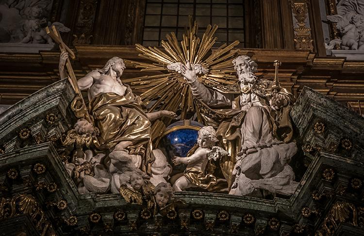 Creador, salvador y defensor