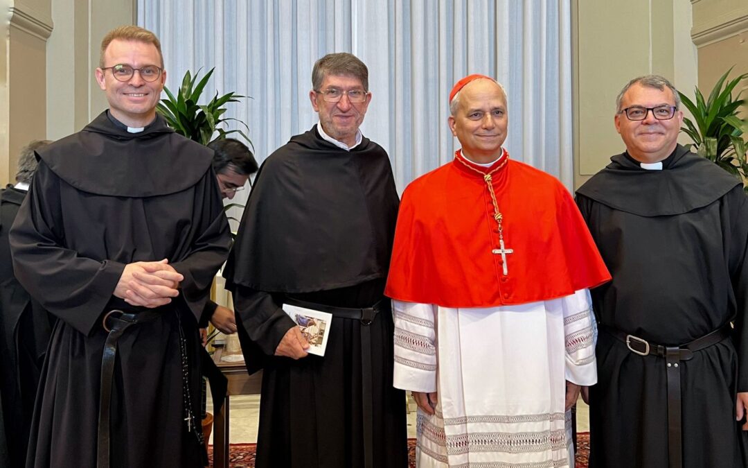 Un gesto de fraternidad agustiniana con León XIV