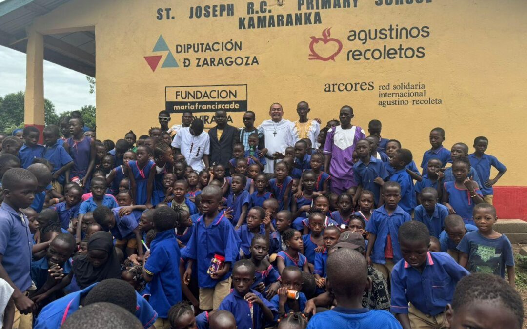 Uma escola para sonhar: ARCORES impulsiona a educação primária em Serra Leoa