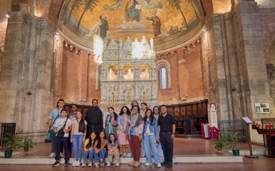 Peregrinar al corazón: jóvenes agustinos recoletos buscan a Dios en Pavía